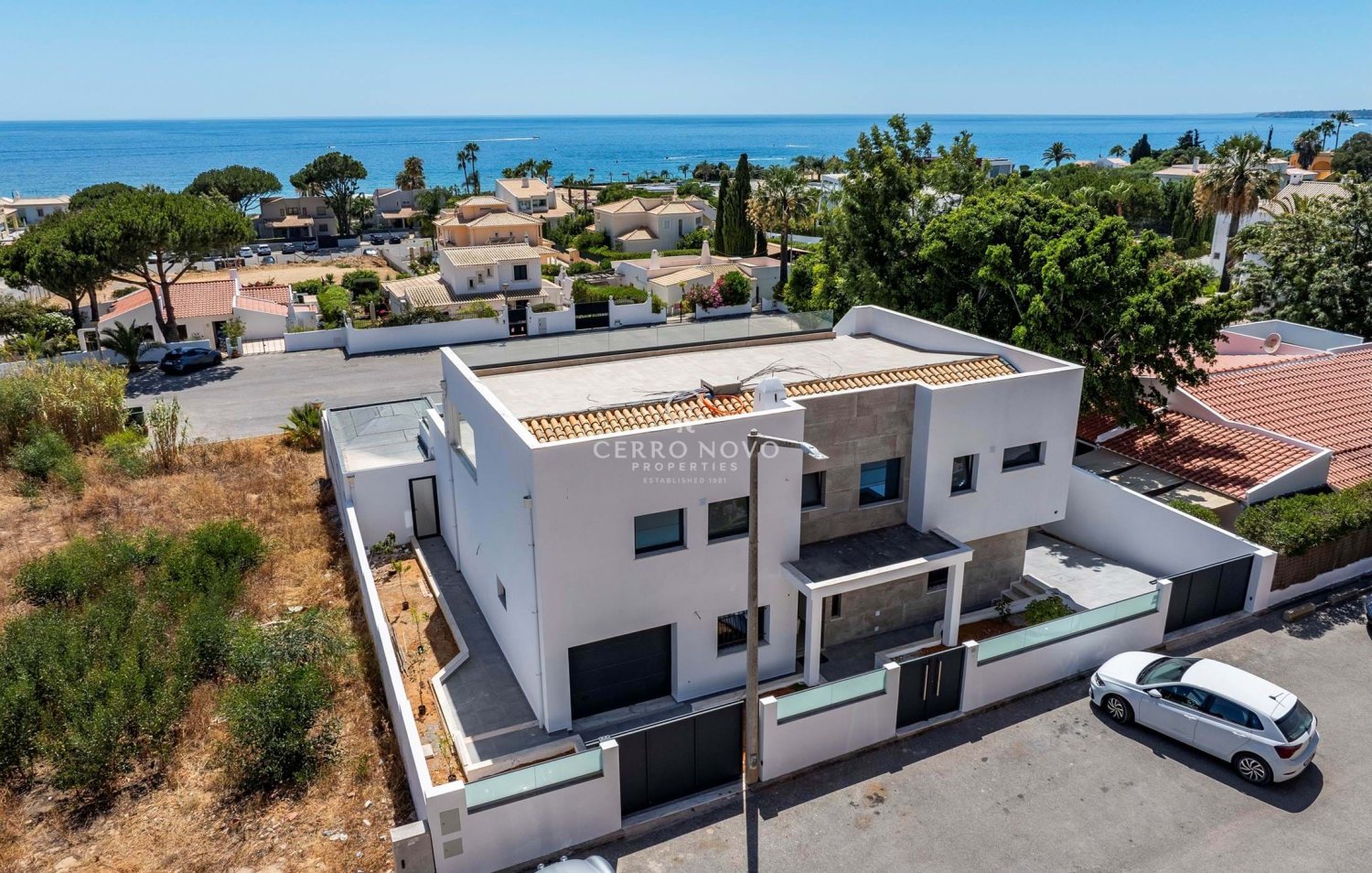 Casa de 5 dormitorios en Guia, Portugal No. 144507