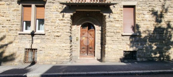 Apartamento de 4 dormitorios en Bergamo, Italy No. 370122 31