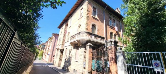 Apartamento de 4 dormitorios en Bergamo, Italy No. 370122 11