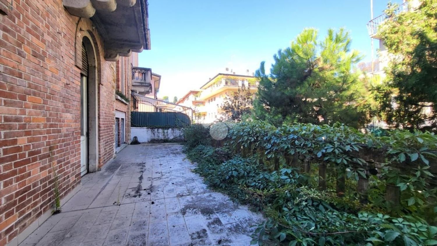 Apartamento de 4 dormitorios en Bergamo, Italy No. 370122