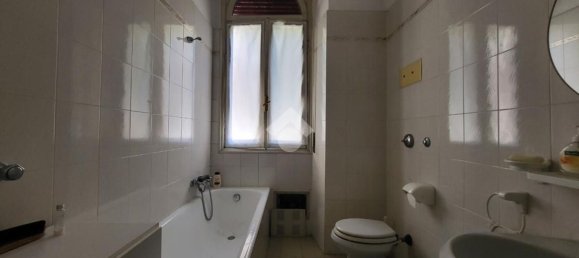 Apartamento de 4 dormitorios en Bergamo, Italy No. 370122 8