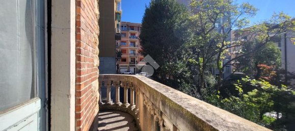Apartamento de 4 dormitorios en Bergamo, Italy No. 370122 3