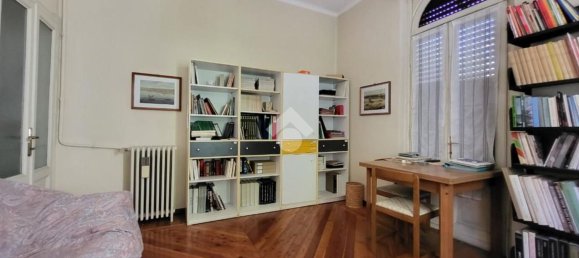 Apartamento de 4 dormitorios en Bergamo, Italy No. 370122 28