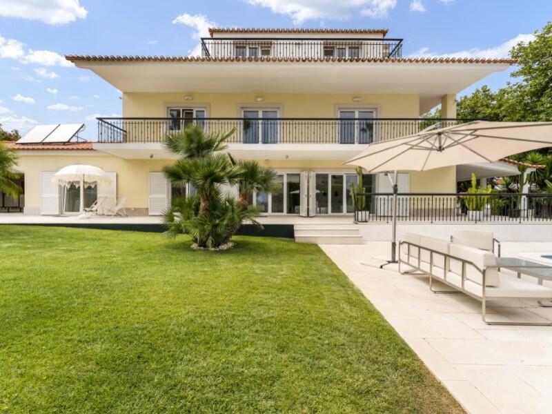 6 bedrooms Villa in Cascais, Portugal No. 194335