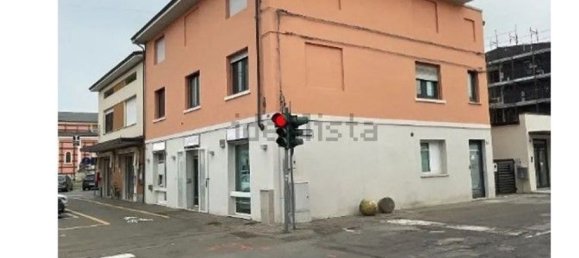 205m² Commercial property in Medolla, Italy No. 73677 3