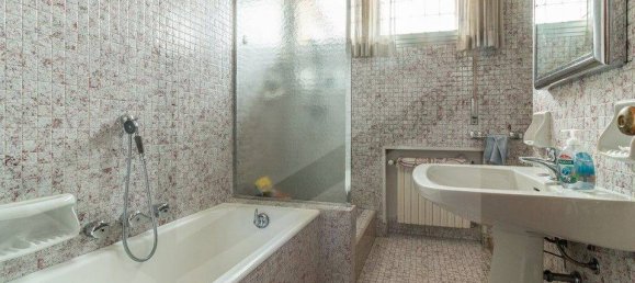 7 rooms Penthouse in Bologna, Italy No. 17487 2