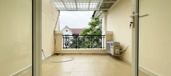 5 bedrooms Villa in Long Bien, Vietnam No. 564 13