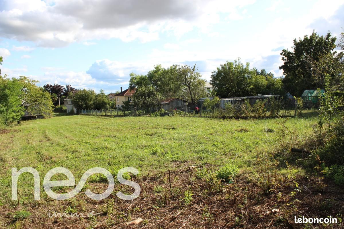 Terreno em Saint-Doulchard, France 2185 m² N.º 334056