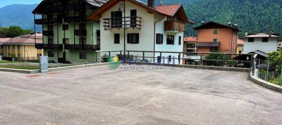 Земельный участок с 1 комнатой в Мале, Италия № 51234 9