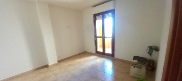 3 rooms Apartment in Sassari, Italy No. 295995 3