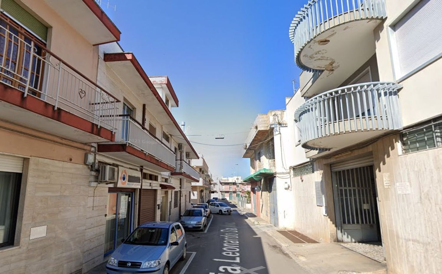 800m² Commercial property in Noicattaro, Italy No. 348368