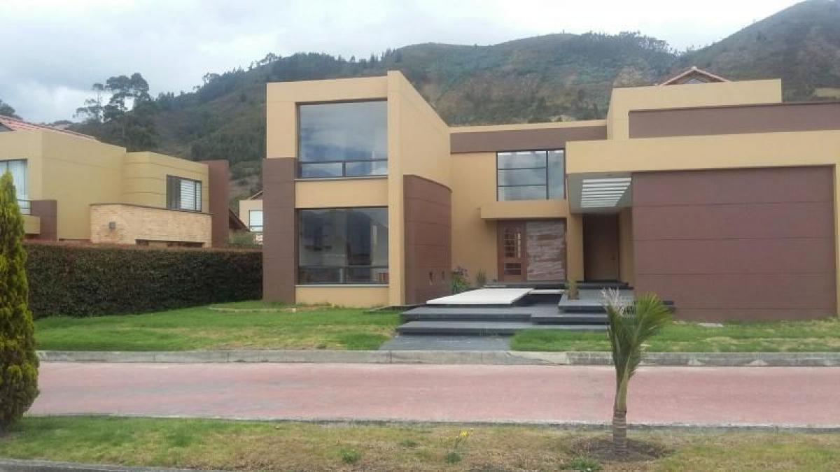 4 bedrooms House in Cundinamarca, Colombia No. 6444