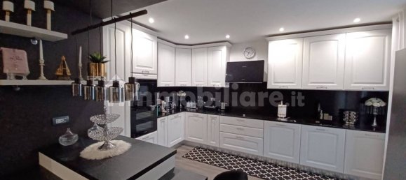 2 bedrooms Apartment in Verres, Italy No. 84325 4