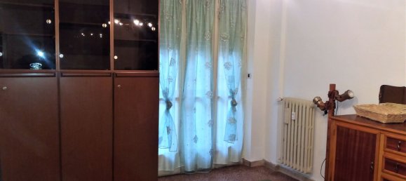 3 rooms Apartment in Turin, Italy No. 202442 2