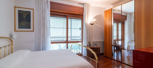 Apartamento de 4 habitaciónes en Rome, Italy No. 191274 2