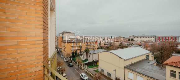 Apartamento de 4 divisões em Voghera, Italy N.º 5538 10