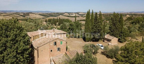 4 bedrooms House in Asciano, Italy No. 57595 17