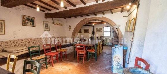 4 bedrooms House in Asciano, Italy No. 57595 4