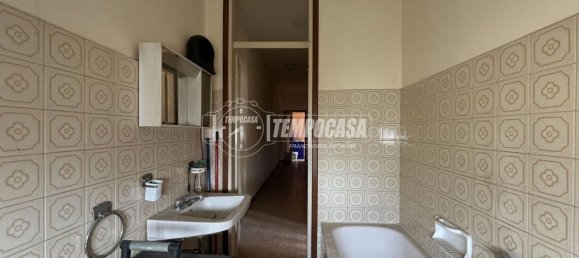 4 rooms Apartment in Castelcovati, Italy No. 142073 24