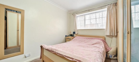 3 bedrooms House in London, United Kingdom No. 7578 13