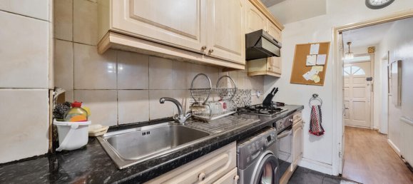 3 bedrooms House in London, United Kingdom No. 7578 28