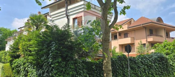 5 bedrooms Villa in Monza, Italy No. 378457 4