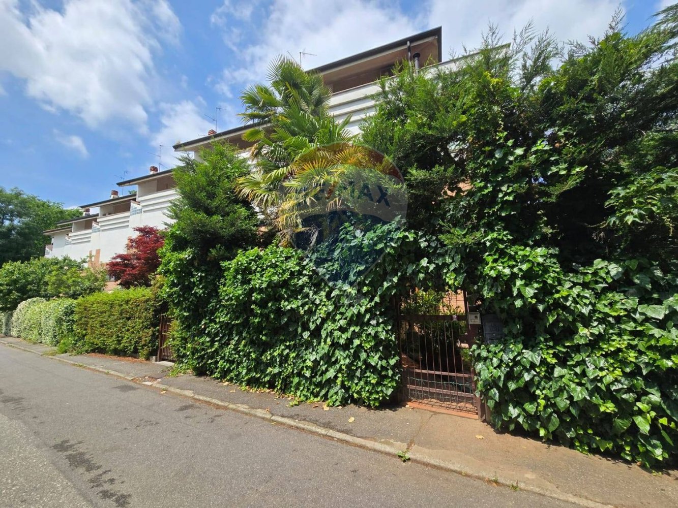 5 bedrooms Villa in Monza, Italy No. 378457