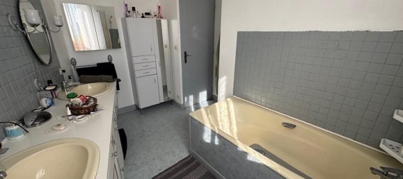 3 bedrooms House in Seine-Maritime, France No. 357240 8