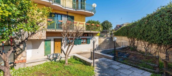 5 bedrooms Villa in Guidonia Montecelio, Italy No. 123003 5