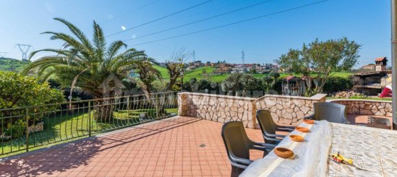 5 bedrooms Villa in Guidonia Montecelio, Italy No. 123003 22