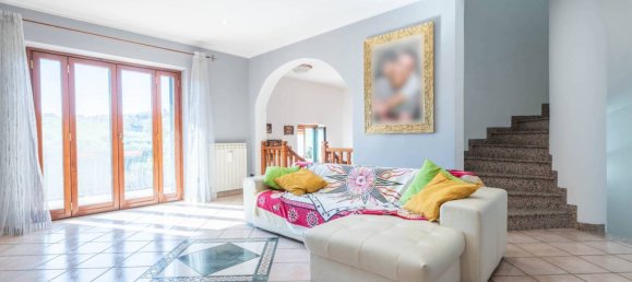 5 bedrooms Villa in Guidonia Montecelio, Italy No. 123003 14