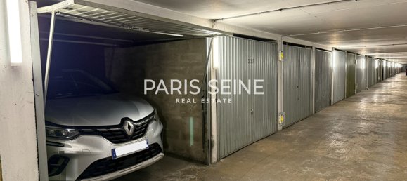  Parking in Paris, France No. 115226 2