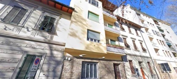 3 rooms Apartment in Florence, Italy No. 40011 3