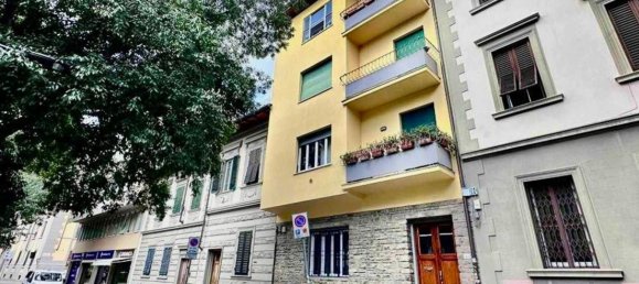 3 rooms Apartment in Florence, Italy No. 40011 9