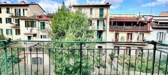 3 rooms Apartment in Florence, Italy No. 40011 11