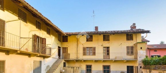 3 bedrooms House in Villarbasse, Italy No. 69224 3