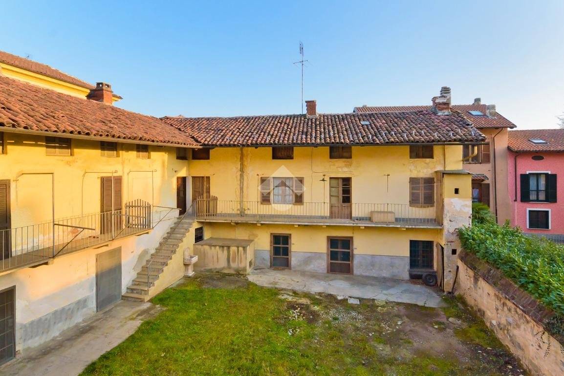 3 bedrooms House in Villarbasse, Italy No. 69224