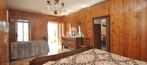 3 bedrooms House in Canischio, Italy No. 161243 7