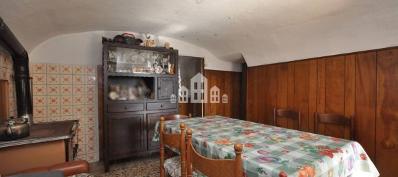 3 bedrooms House in Canischio, Italy No. 161243 3