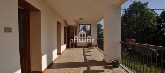 3 bedrooms House in Canischio, Italy No. 161243 12