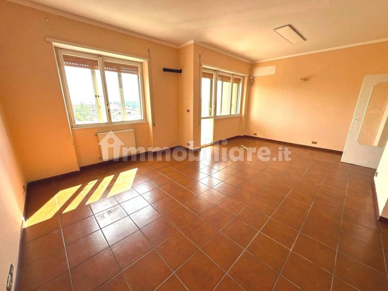 3 bedrooms Apartment in Rome, Italy No. 333400