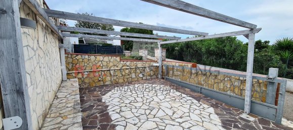 Дом с 7 комнатами в Мартина Франка, Италия № 163348 8