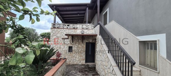 Дом с 7 комнатами в Мартина Франка, Италия № 163348 9