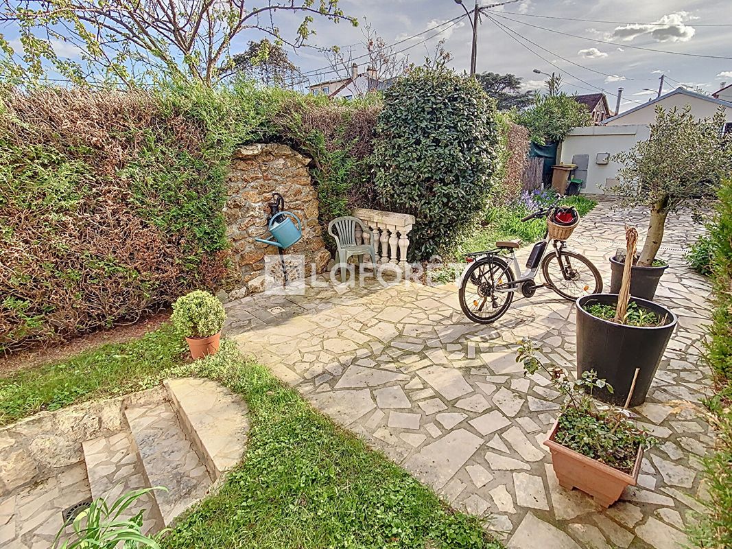 3 bedrooms House in Vitry-sur-Seine, France No. 188211