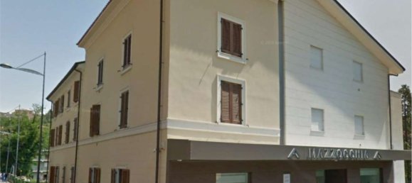 Квартира с 4 комнатами в Фьюджи, Италия № 216177 6