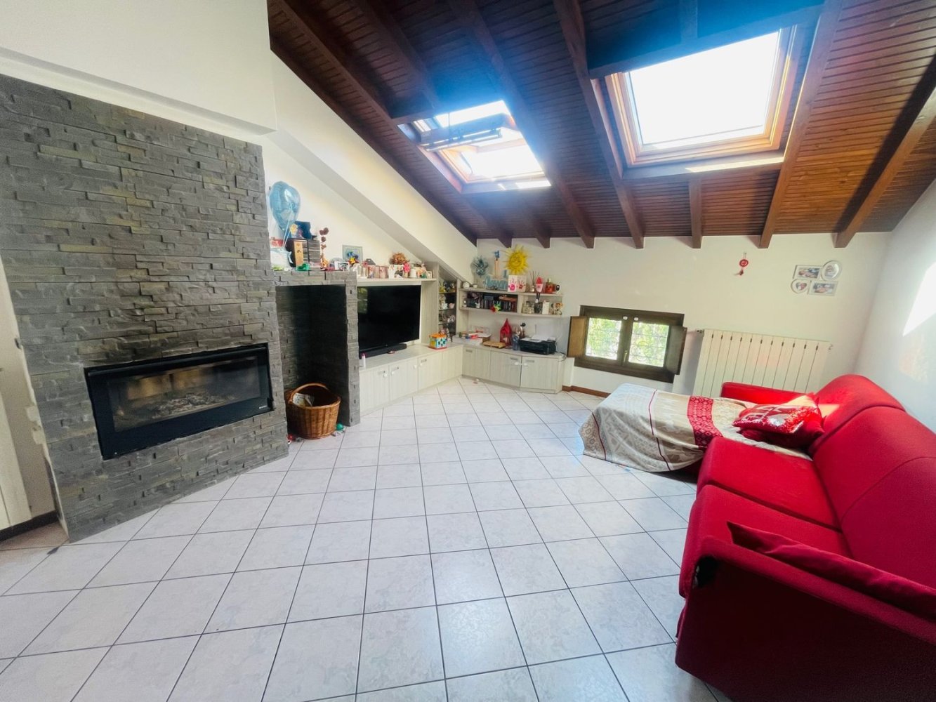 3-salle Appartement à Como, Italy No. 229906