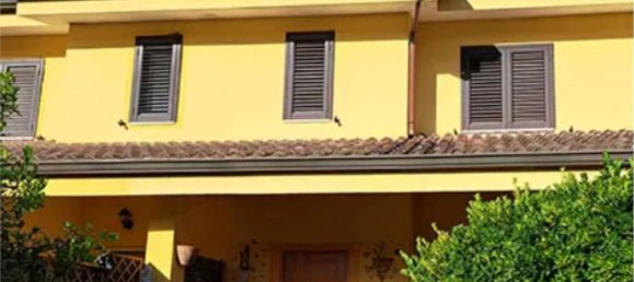 4 rooms House in Cervaro, Italy No. 117767 2