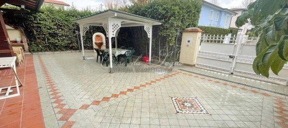 2 bedrooms Villa in Forte dei Marmi, Italy No. 36521 5