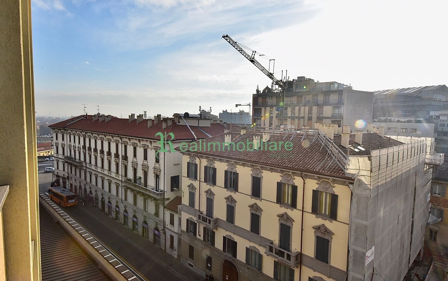 5 rooms Apartment in Monza, Italy No. 143925