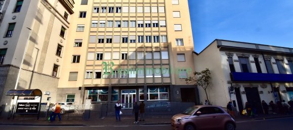 5 rooms Apartment in Monza, Italy No. 143925 12